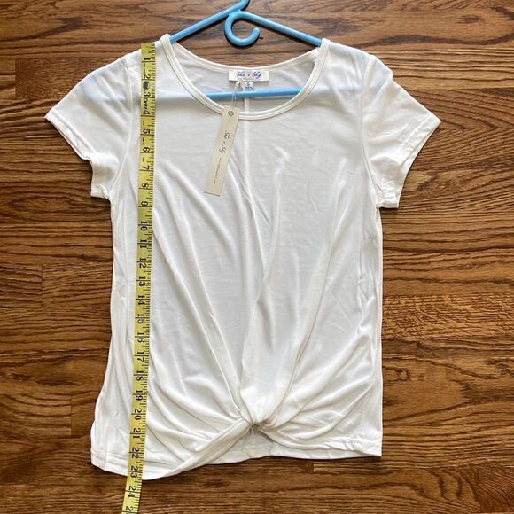 NWT White Top - Picture 8 of 9